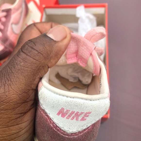 Vintage Nike Shoes from 1983 - Picture 2 of 6